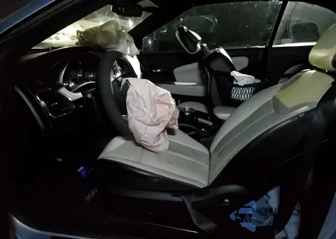 2014 Chrysler 200 Limite z USA, uszkodzony, nr VIN 150907